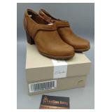 Shoes - *NEW* Clark's Dark Tan Size 7.5M Women's