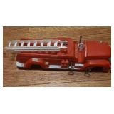 G Vintage Saunders fire truck missing windshield