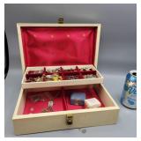 Vintage Jewelry Box w Jewelry