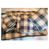 NICE Woolrich Queen Blanket, Pillow, 2 small & 2