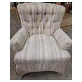 Granny Lounger Chair 32" H ï¿½ 32" L ï¿½ 32" W Z