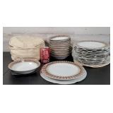 Set of 12 Plates & Bowls Christmas Decor - Sakura