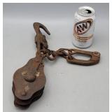 Cast Iron Double Pulley w/Hook