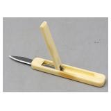 Compact Auto Retracting Knife