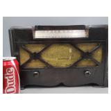 Vintage Farnsworth Model ET-066 Tube Radio