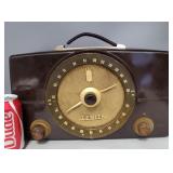Vintage Zenith AM/FM Portable Radio - Bakelite