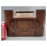 Vintage Astra DR-107 Canadian Made AM Radio