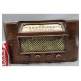 Vintage Musicaire Radio Model MD17