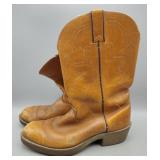 Durango Cowboy Boots Guessing Size 10