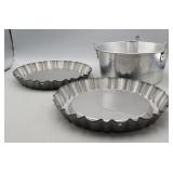 Bundt Cake Pan & Duncan Hines Pie Pans All 10"