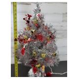 24" Light up Holiday Tree - Works - Valentines Day