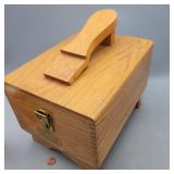 Griffin "Shinemaster" Shoeshine Box w Buck Private