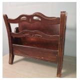 Wood magazine rack