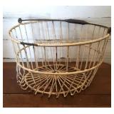 Vintage Androck. Wire Egg Basket Vintage Androck. Wire Egg Basket