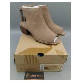 *New* UGG Koolaburra Lene Size 7.5 Suede *New* UGG Koolaburra Lene Size 7.5 Suede