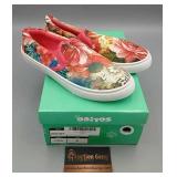 *New* Ositos Slip-on Shoes Size 8 Flowers *New* Ositos Slip-on Shoes Size 8 Flowers