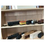 Lionel Locomotive 681,:Trolley, Tanker, Caboose,