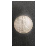(1) 1946 U.S. Silver Walking Liberty Half Dollar