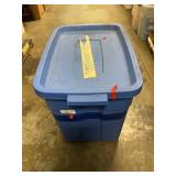 Rubbermaid Roughneck Storage Tote
