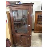 Henkel- Harris Lighted Corner Cabinet