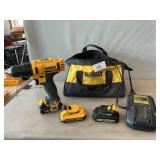 DeWalt 12V 3/8' Cordless Drill/Driver, Batteries