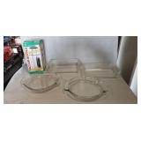 (1) Vacuum Bottle & (4) Assorted Glass Baking