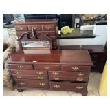 (4) Piece Pennsylvania House Bedroom Suite