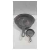 (1) Vintage Cast Iron Skillets