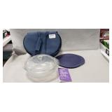 Pyrex Two Quart Glass Bowl, Glass & Plastic Lids