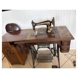 Singer Sewing Machine w/ Cabinet