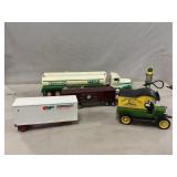 Die-Cast John Deere Truck & CF Trailer, Winross