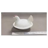 (1) Vintage White Milk Glass Hen On A Nest