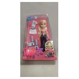 (1) Vintage Bratz "Flaunt It!" Cloe Fashion Doll