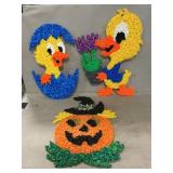 Plastic ï¿½Popcornï¿½ Holiday Decor