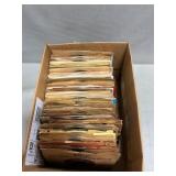 Box of Vintage 45ï¿½s