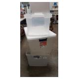 (3) Plastic Storage Containers w/ (1) Lid