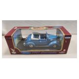 (1) 1937 Ford Convertible 1:18 Scale Collector