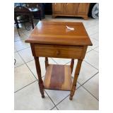 End Table w/ Drawer
