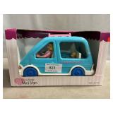 NIB Fisher-Price Loving Family Mini Van