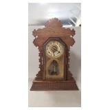 (1) Vintage Mantle Clock (No Key)