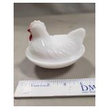 (1) Vintage Milk Glass "Hen On Nest" Covered Dish