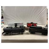 Lionel 1645 Locomotive & (4) O-Gauge Train Cars
