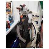 Golf Bag w/ Assorted Golf Clubs