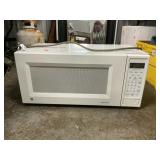 General Electric Spacemaker II Microwave