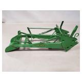 (1) Vintage 1:16 Scale Eske/ERTL John Deere Toy
