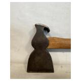 Carpenters Hatchet with Claw on Pole, No Name