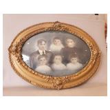 (1) Antique Victorian Oval Portrait w/ Convex