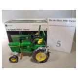 (1) John Deere 4000 Tractor w/ Original Box 1:16