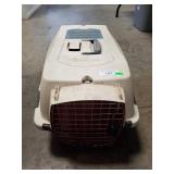 (1) Plastic Pet Carrier/Crate