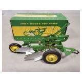 (1) Vintage Eska/ERTL 1:16 Scale John Deere Toy
